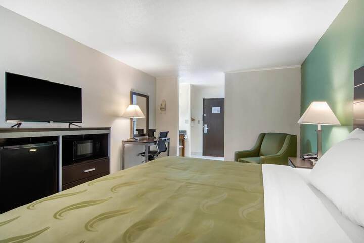 Room 4 of 47
