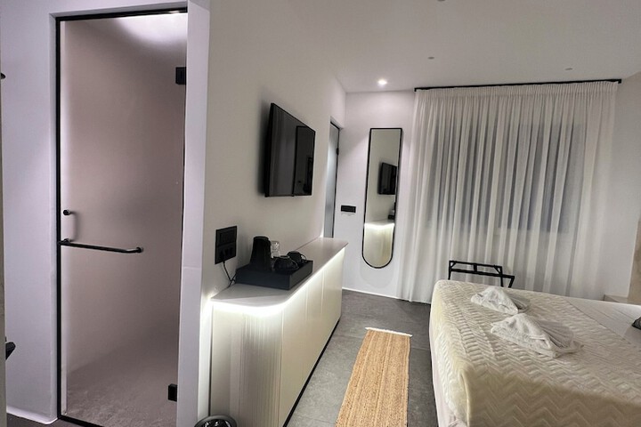 Room 43 of 56
