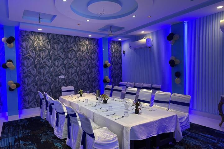 Ballroom/Hall 19 of 20