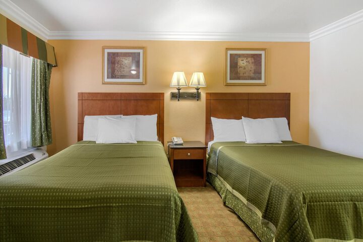 Room 15 of 28
