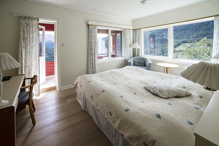 Room 8 of 48