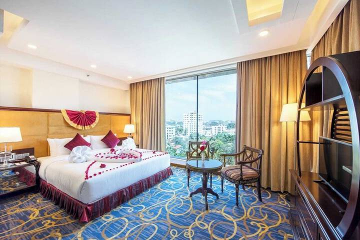 Room 5 of 7