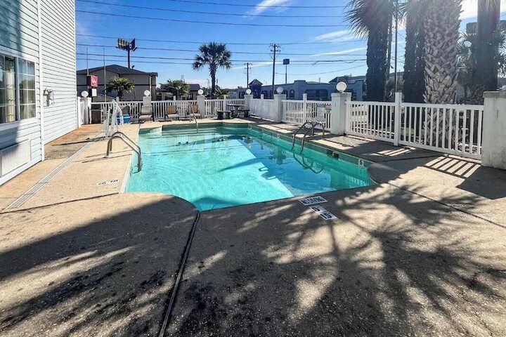 Pool 27 of 40