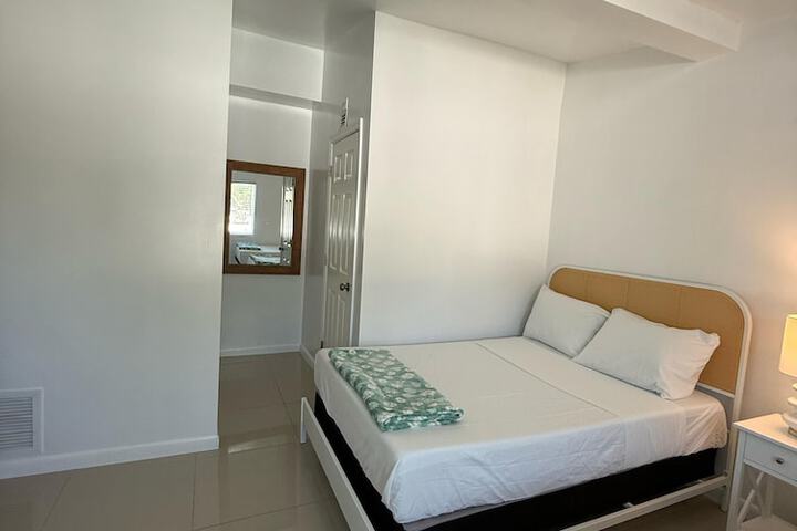 Room 2 of 65