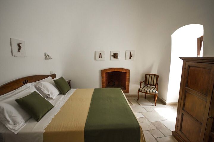 Room 2 of 80