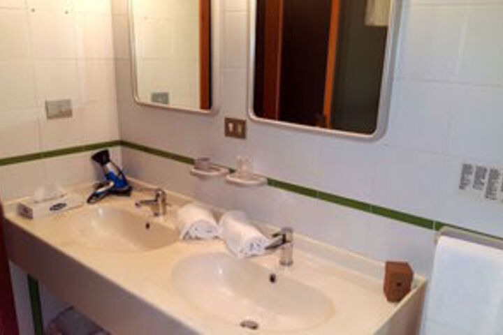 Room 3 of 19
