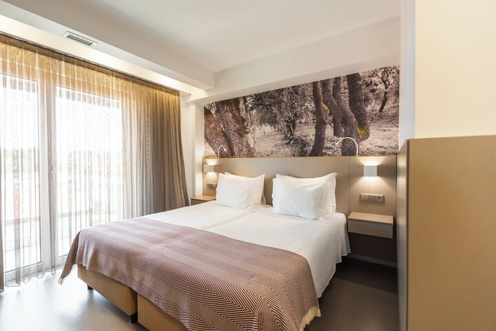 Room 21 of 82