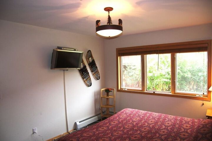 Room 4 of 25