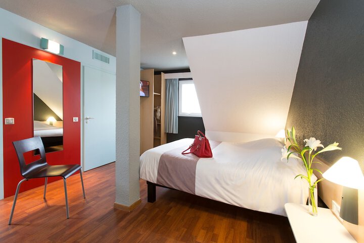 Room 4 of 56