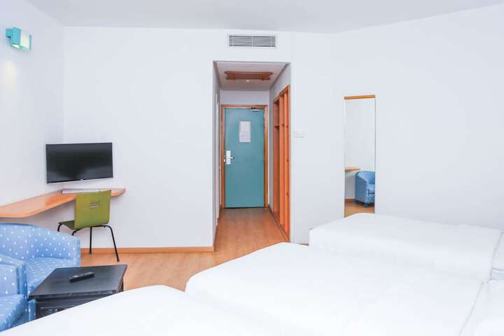 Room 22 of 147