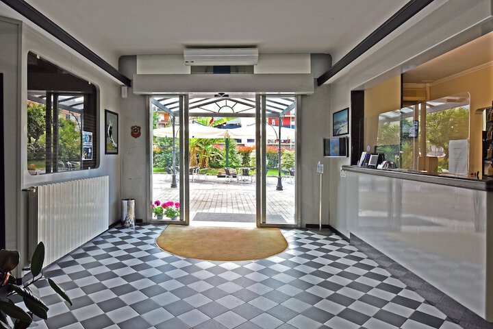 Guest Lobby