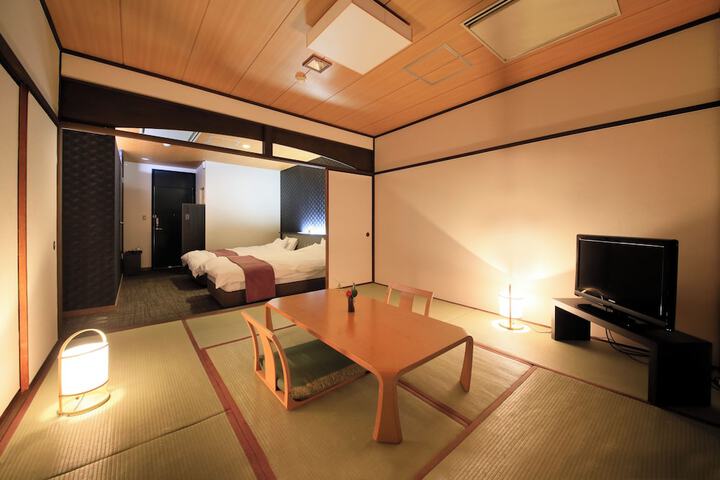 Room 10 of 35