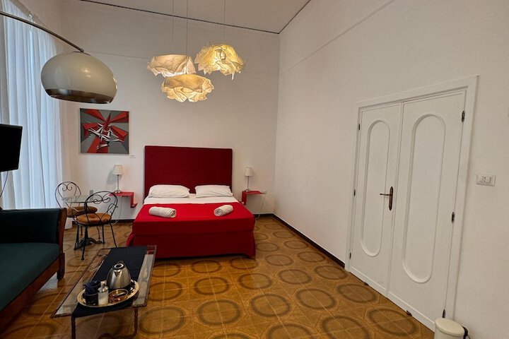 Room 6 of 36