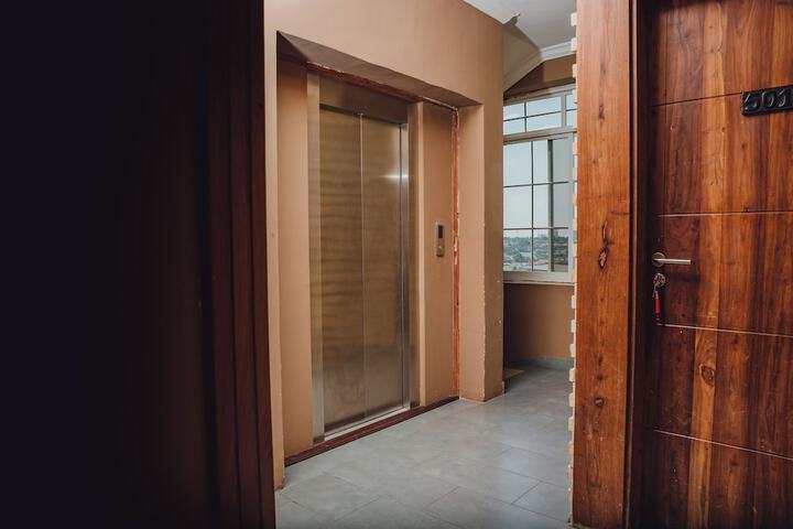 Ballroom/Hall 40 of 56