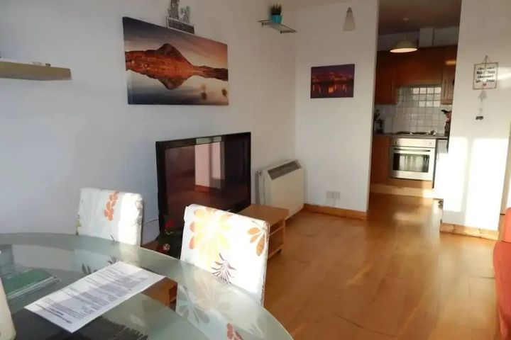 Room 2 of 9