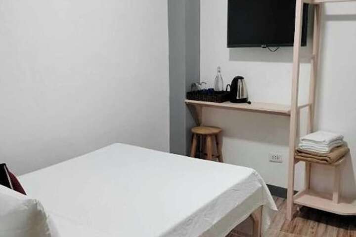 Room 16 of 30