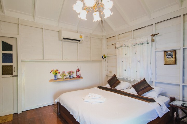 Room 27 of 260