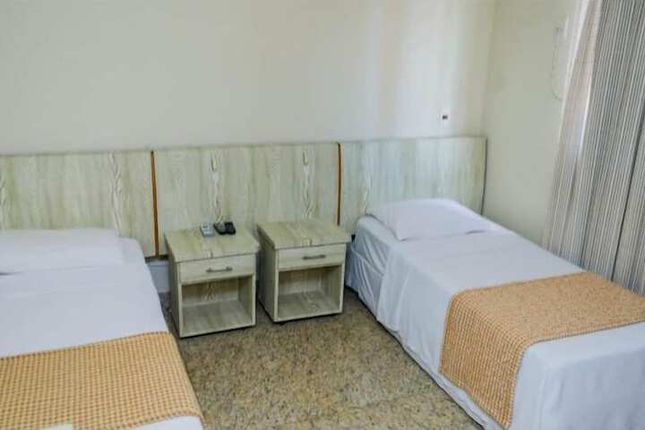 Room 9 of 13