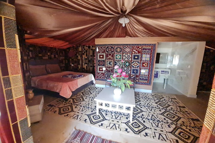 Room 42 of 146