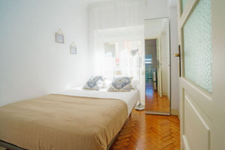 Room 51 of 147