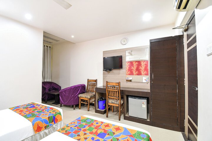 Room 11 of 27