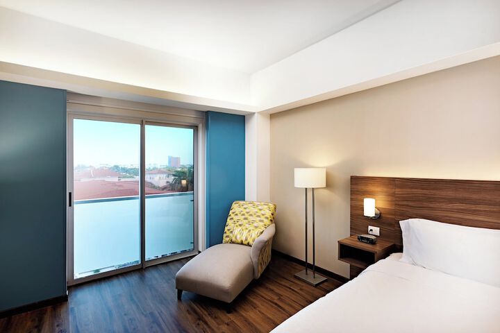 Room 14 of 67