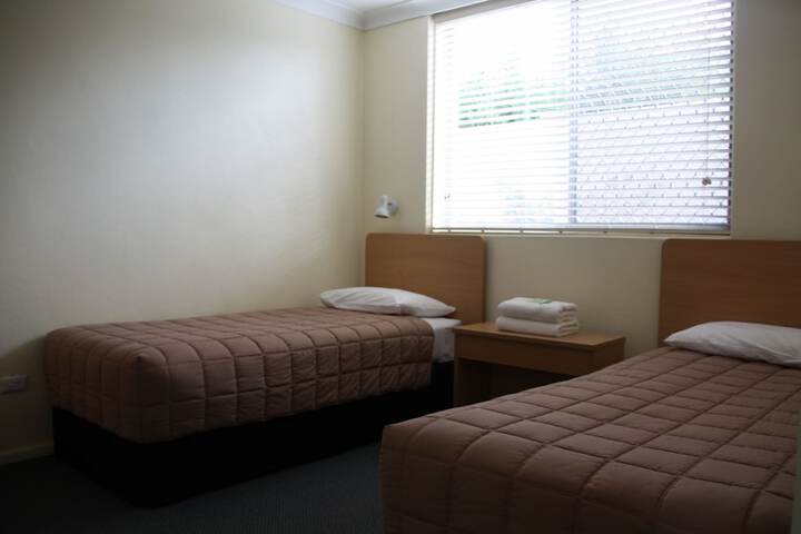 Room 8 of 33