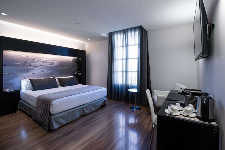 Room 28 of 92