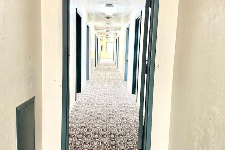 Room 13 of 18