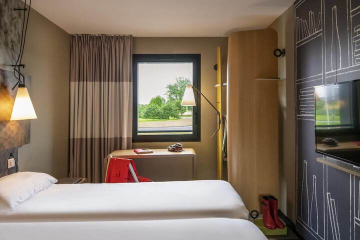 Room 18 of 68