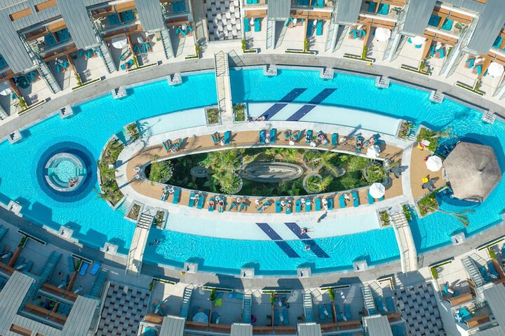 Hotel 242 of 251