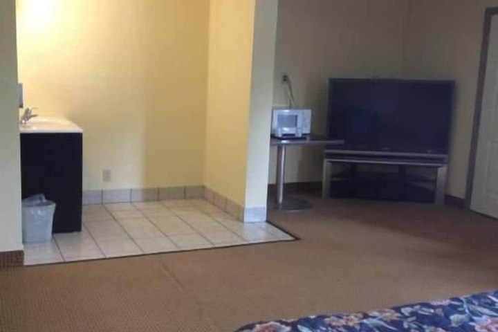 Room 5 of 7