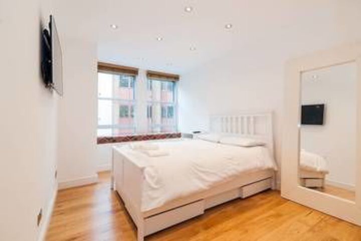 Room 4 of 14