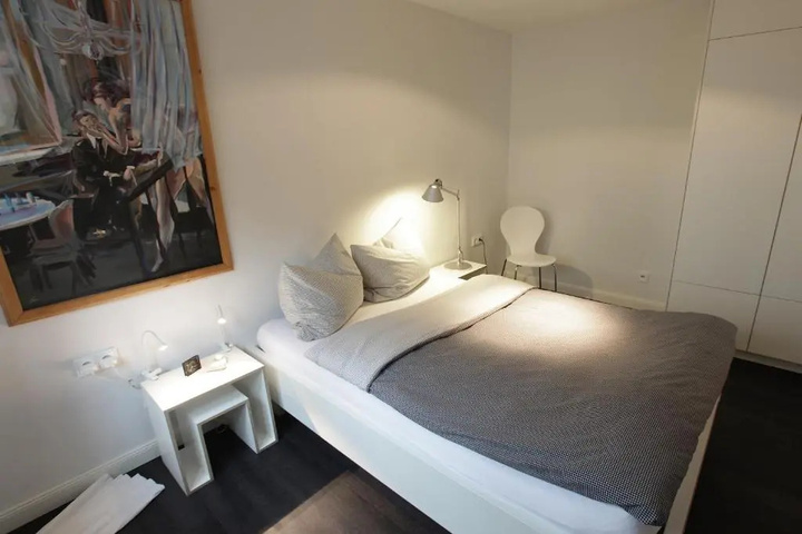 Room 2 of 17