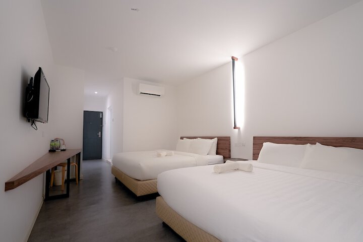 Room 4 of 38
