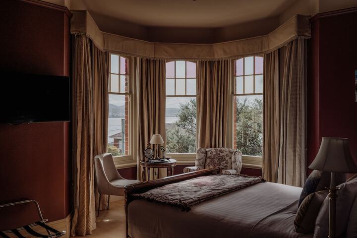 Room 10 of 74