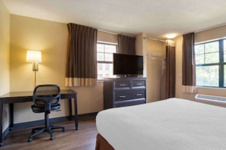 Room 22 of 102