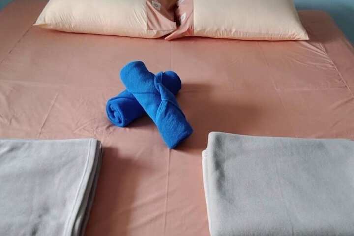 Room 8 of 25