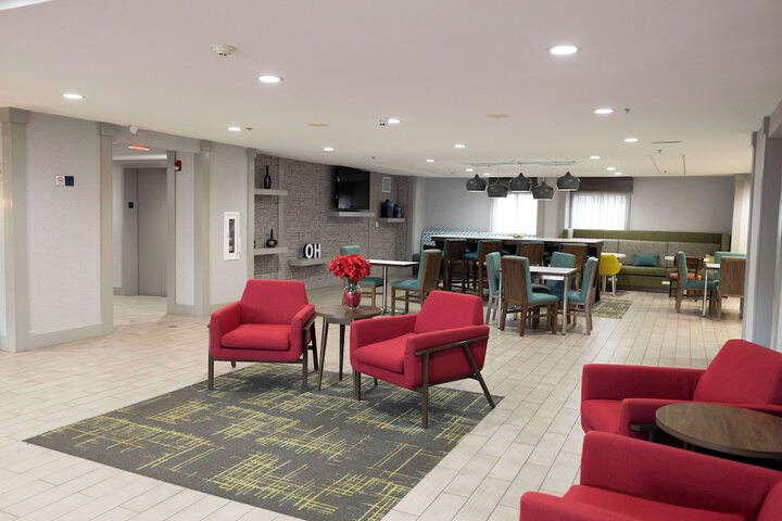 Entrance & Lobby