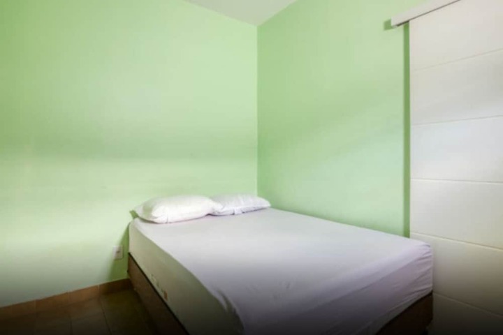 Room 4 of 20