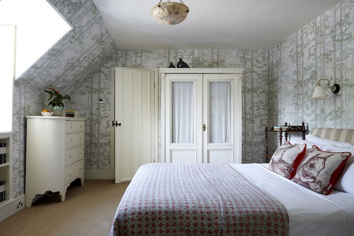 Room 25 of 80