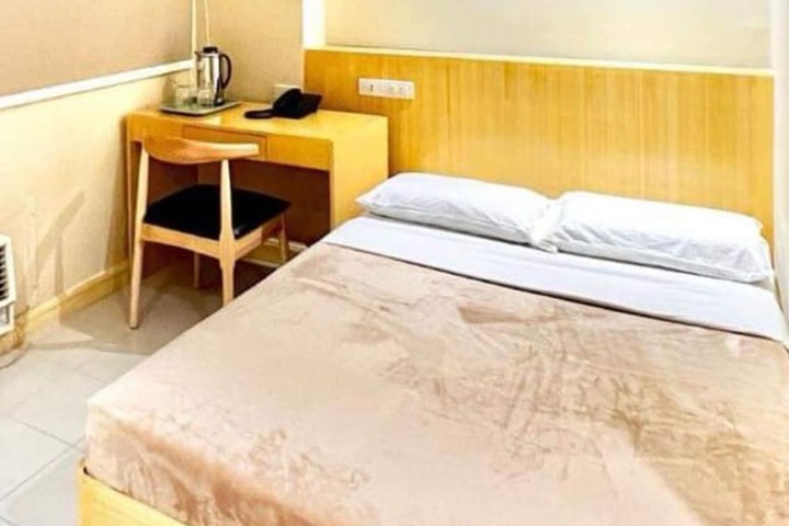 Room 28 of 52