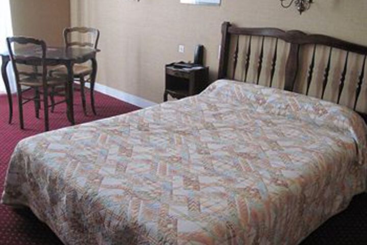 Room 7 of 27