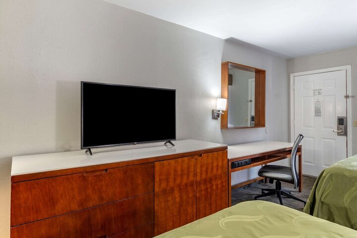 2 Double Beds (2 of 8)