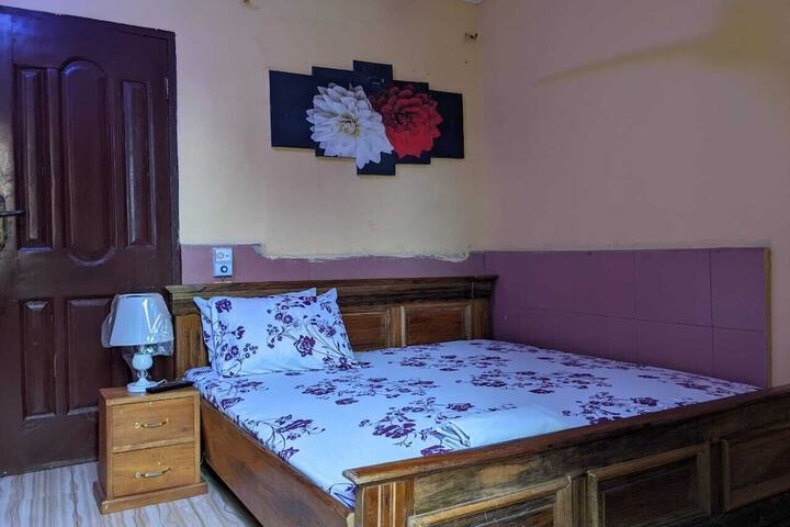 Room 2 of 12
