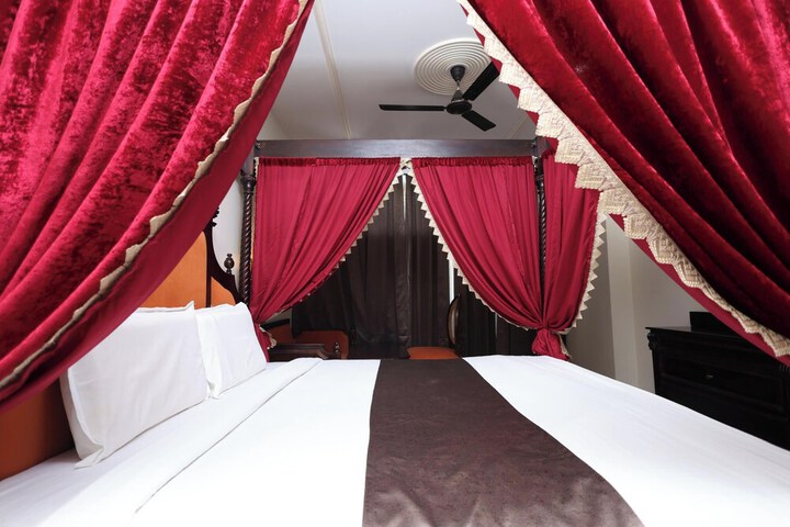Room 84 of 136