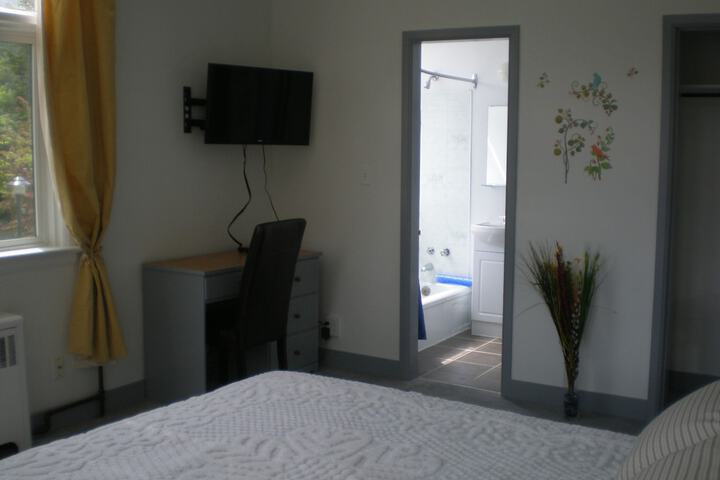 Room 4 of 46