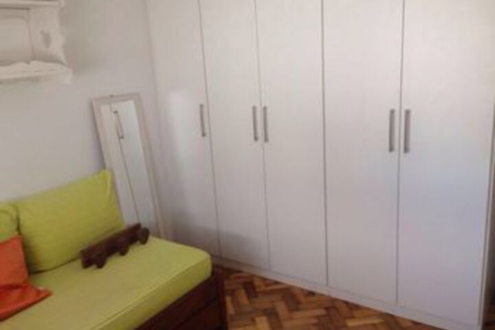 Room 6 of 13
