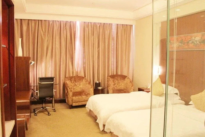 Room 5 of 14