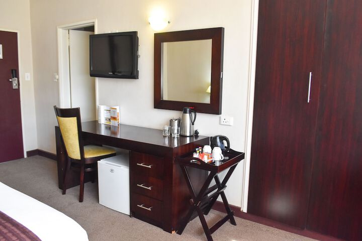Room 7 of 38